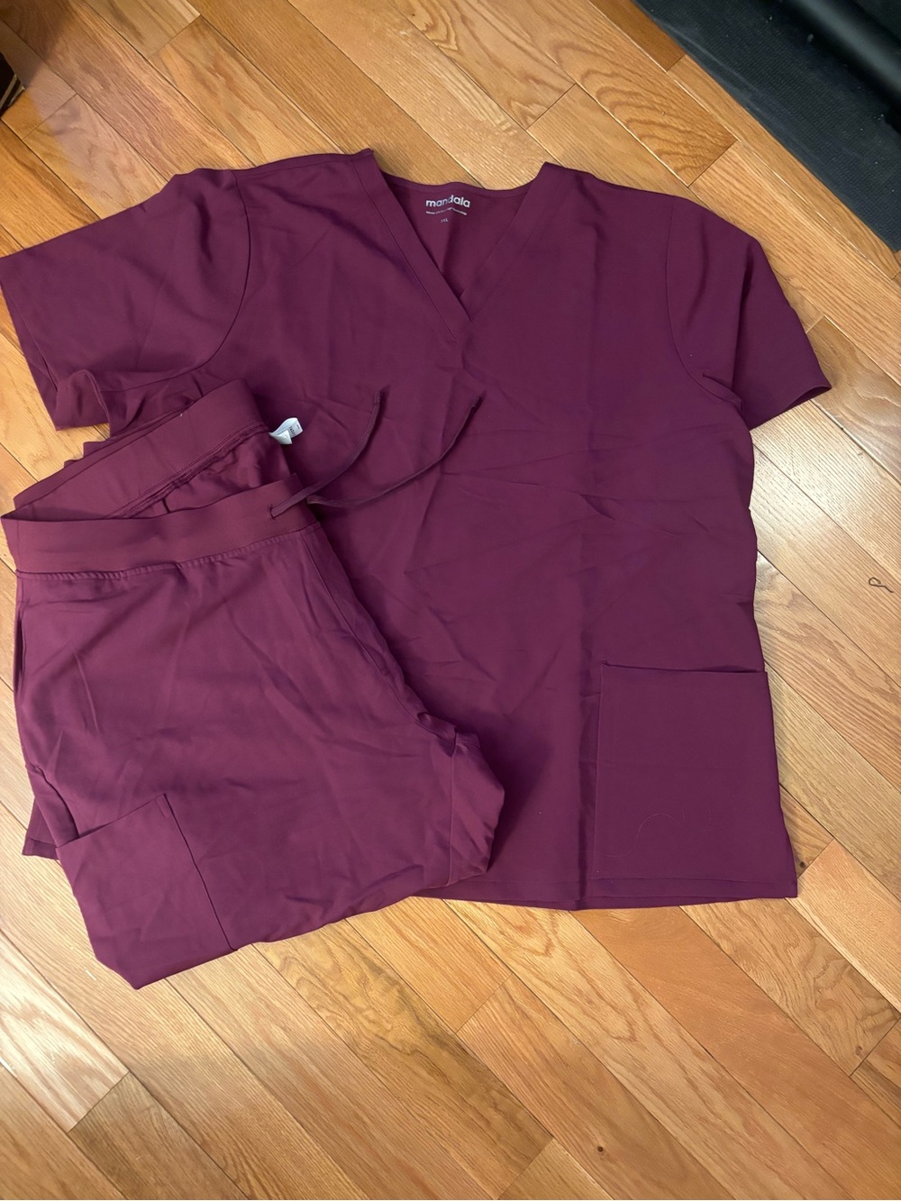 Mandala Women's V-Neck Scrub Top & Drawstring Jogger Pants in Burgundy